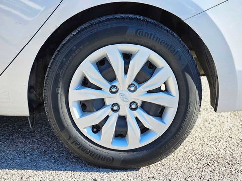 Used 2021 Hyundai Accent SE image 14