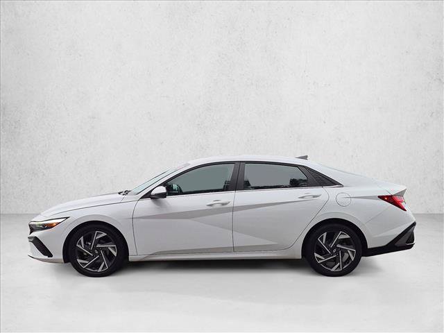 Used 2025 Hyundai Elantra Limited FWD image 9