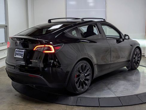 Used 2022 Tesla Model Y Performance AWD/4WD image 8