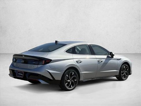 New 2025 Hyundai Sonata SEL image 2