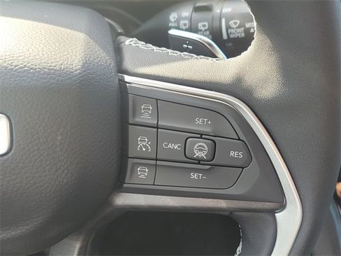 New 2026 Jeep Grand Cherokee Limited image 18