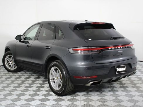 Certified 2021 Porsche Macan image 3