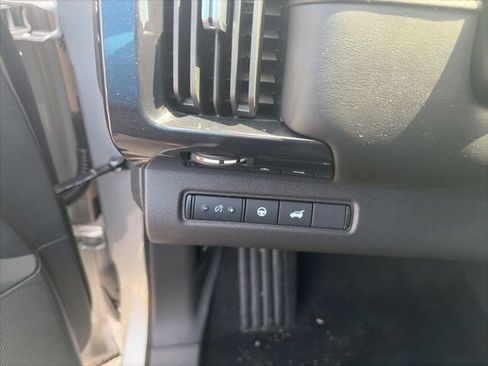 Used 2025 Nissan Pathfinder SV AWD/4WD image 19