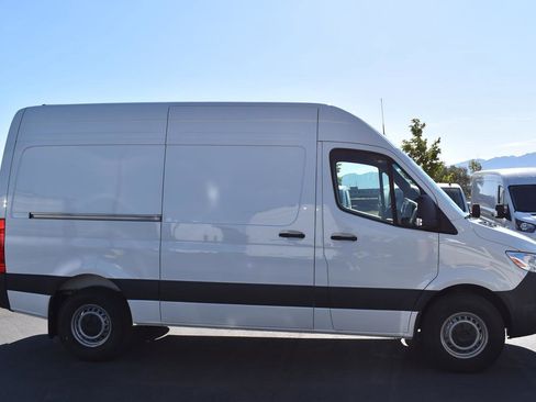 Used 2024 Mercedes-Benz Sprinter 144 Cargo image 5