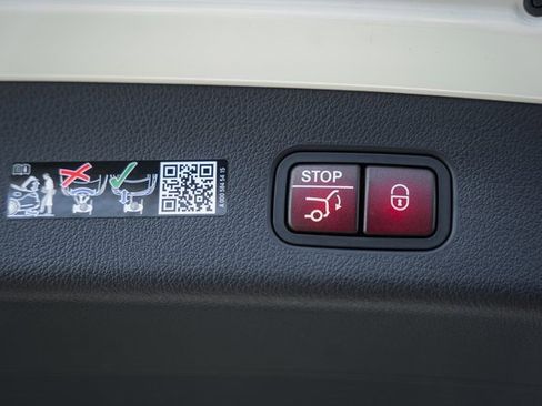 New 2026 Mercedes-Benz GLC 350e 4MATIC image 12