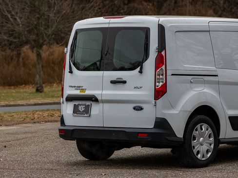 Used 2020 Ford Transit Connect XLT image 5