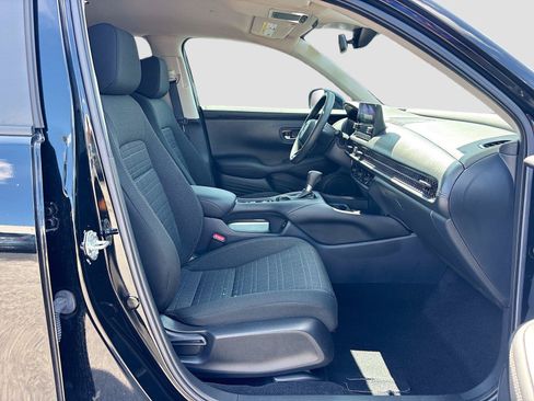 Certified 2025 Honda HR-V LX image 29