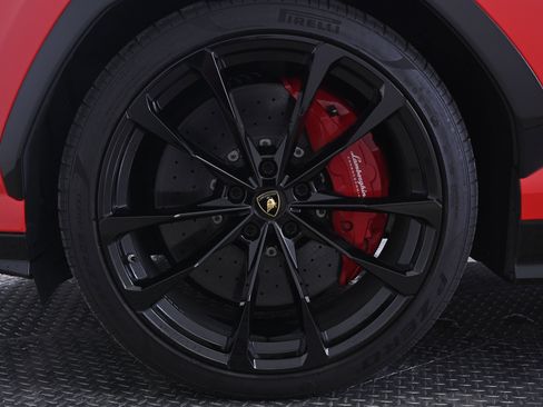 Used 2020 Lamborghini Urus AWD/4WD image 11
