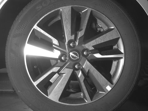 Used 2025 Nissan Versa SV image 15