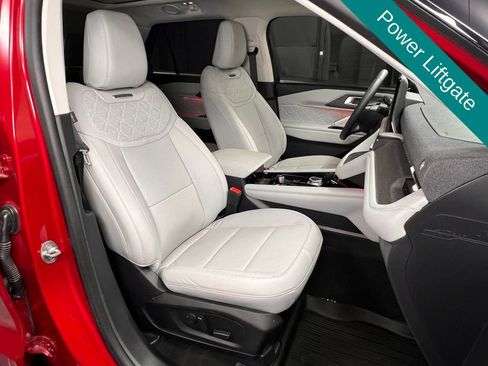 Used 2025 Ford Explorer Platinum w/ Ultimate Package image 7