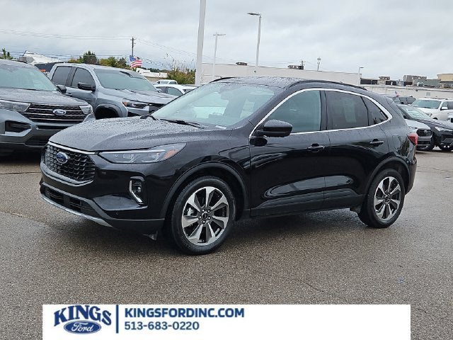 Certified 2023 Ford Escape Platinum AWD/4WD image 1
