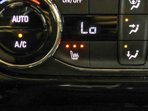 Used 2024 Chevrolet TrailBlazer RS w/ Convenience Package FWD image 30