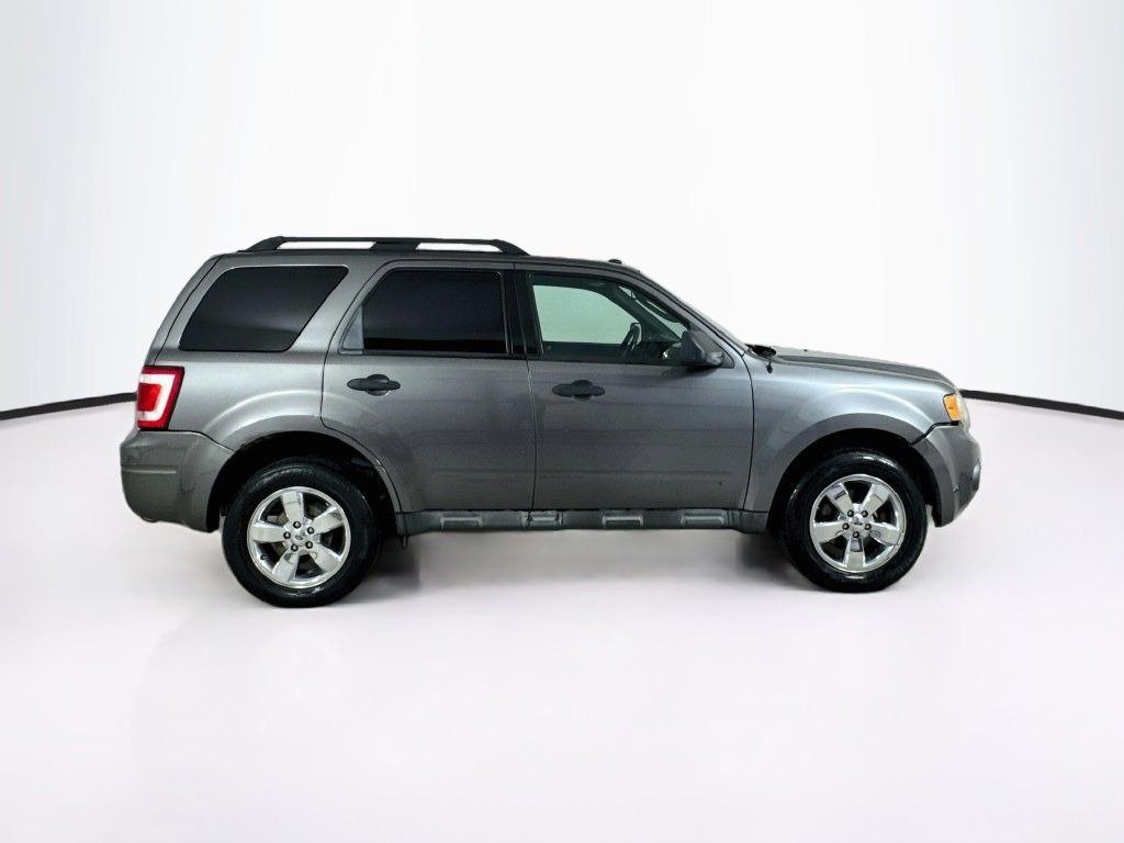 Used 2011 Ford Escape XLT w/ 201A Rapid Spec Order Code FWD image 9