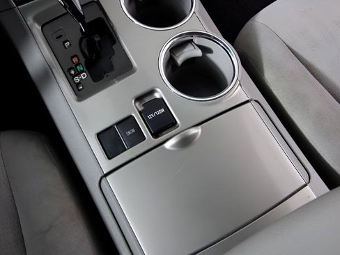 Used 2013 Toyota Highlander FWD image 33