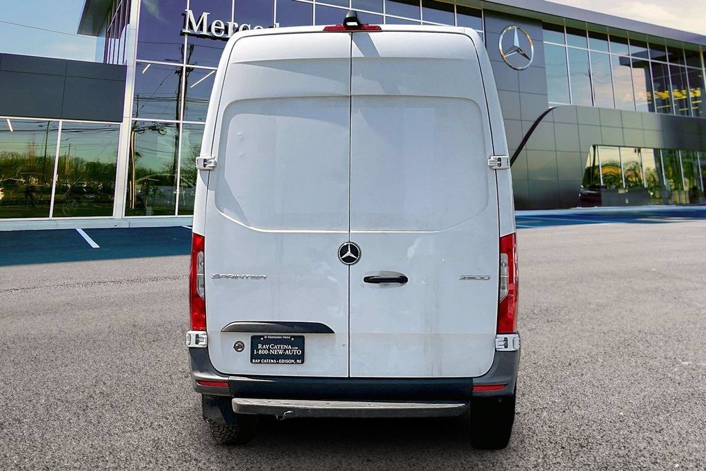 Used 2023 Mercedes-Benz Sprinter 2500 image 4