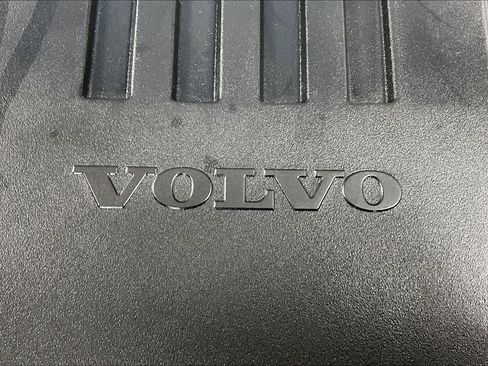 Used 2025 Volvo V60 B5 Cross Country Plus AWD/4WD image 31