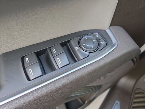 New 2026 GMC Sierra 1500 SLE w/ Preferred Package image 19