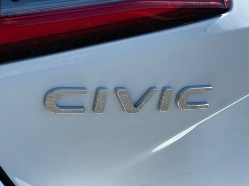 Used 2024 Honda Civic EX-L image 25