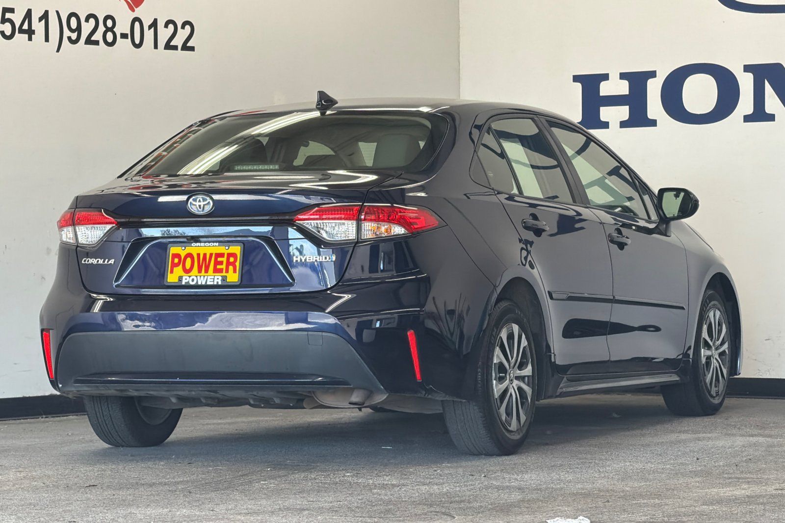 Used 2022 Toyota Corolla LE FWD image 3