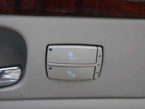 Used 2007 Cadillac DTS Luxury I image 10