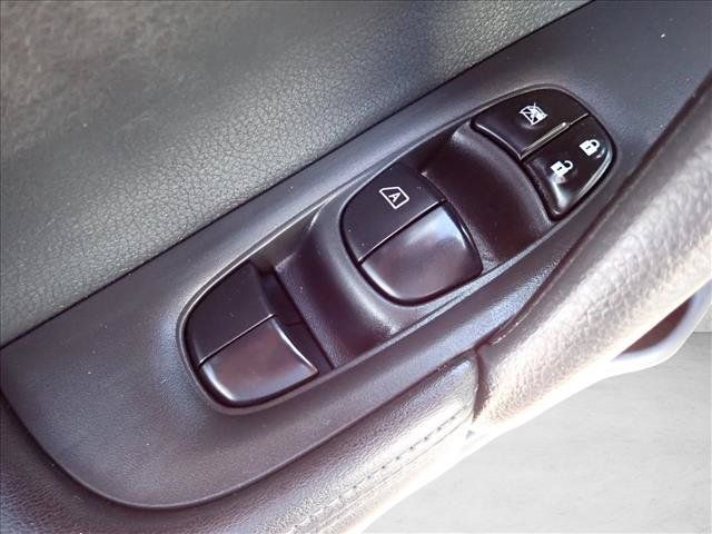 Used 2020 Nissan Rogue S AWD/4WD image 12