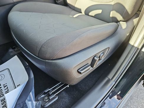 Used 2024 Toyota RAV4 AWD Hybrid image 33