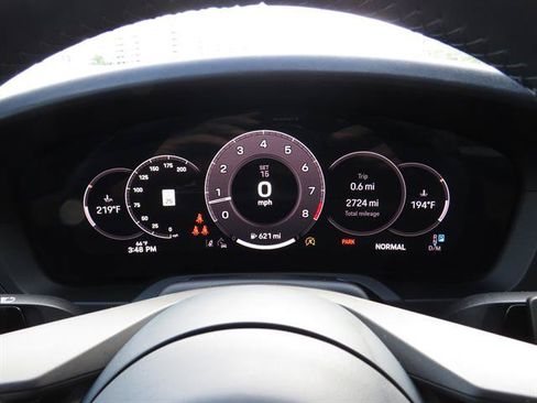 Used 2025 Porsche 911 Carrera RWD image 13