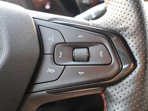 Used 2025 Chevrolet Trax RS w/ Driver Confidence Package FWD image 18
