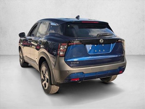 Used 2025 Nissan Kicks SV image 8