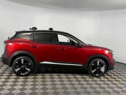 Used 2025 Nissan Kicks SR w/ Illumination Package FWD image 5