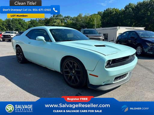 Used 2017 Dodge Challenger R/T Scat Pack w/ Leather Interior Group RWD image 5