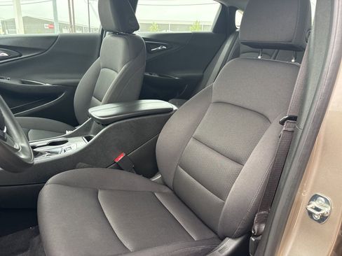 Used 2024 Chevrolet Malibu LT FWD image 16