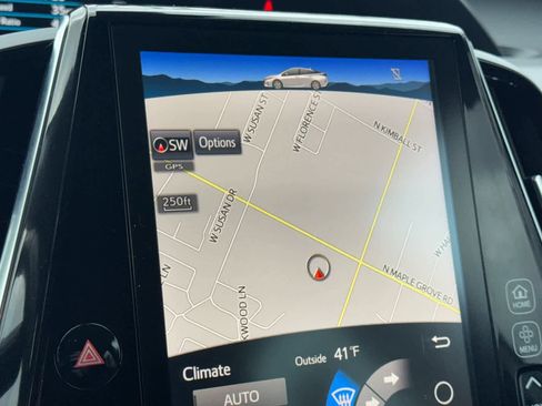 Used 2017 Toyota Prius Prime Advanced image 19