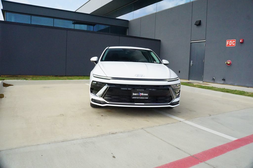 New 2026 Hyundai Sonata SEL FWD image 2