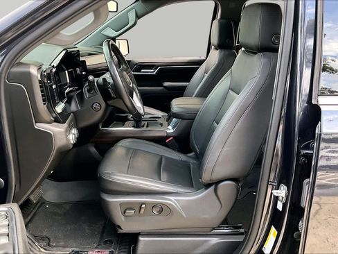 Used 2023 GMC Sierra 1500 SLT AWD/4WD image 7