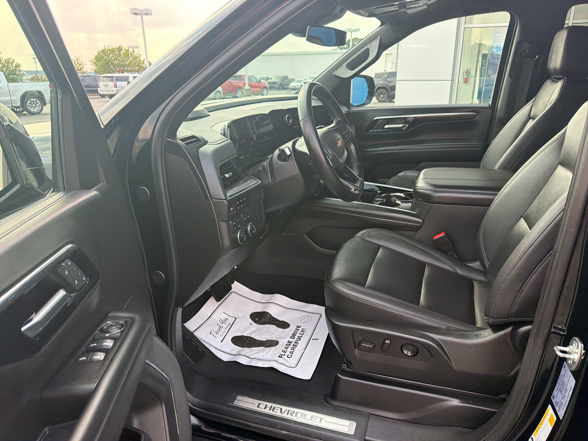 Used 2025 Chevrolet Tahoe LT AWD/4WD image 10