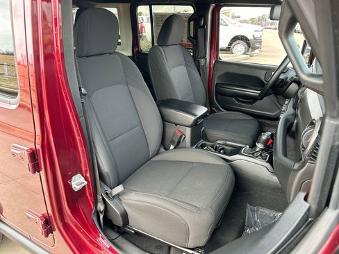 Used 2021 Jeep Wrangler Unlimited Sport image 23