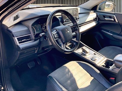 Used 2022 Mitsubishi Outlander SE image 15