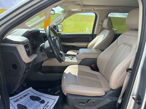 Used 2024 Ford Expedition Limited AWD/4WD image 9