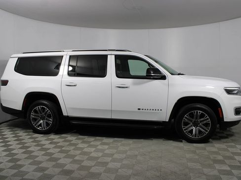 Used 2024 Jeep Wagoneer L Series II w/ Flexible Seating Group RWD image 46
