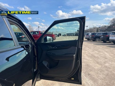 Used 2025 Chevrolet TrailBlazer LT image 32