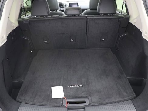 Used 2023 Nissan Rogue SV w/ SV Premium B Package image 27