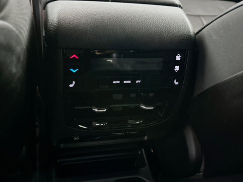 Used 2023 Jeep Grand Cherokee L Limited w/ Luxury Tech Group II image 28