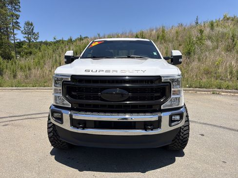 Used 2022 Ford F250 Lariat w/ Lariat Value Package AWD/4WD image 2