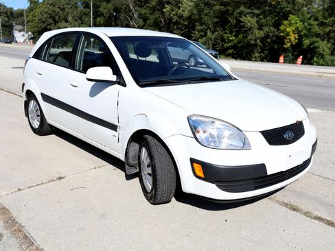 Used 2008 Kia Rio5 LX w/ PWR Pkg image 4