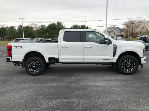 Used 2025 Ford F250 Platinum w/ Platinum Plus Package image 6