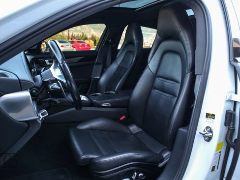 Used 2018 Porsche Panamera 4 AWD/4WD image 8