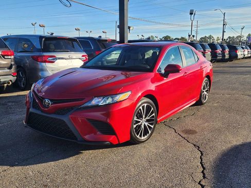 Used 2020 Toyota Camry SE image 8