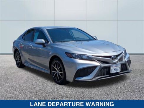 Used 2021 Toyota Camry SE w/ Carpet Mat Package (TMS) image 7