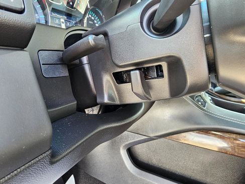 Used 2018 Chevrolet Tahoe LT image 37